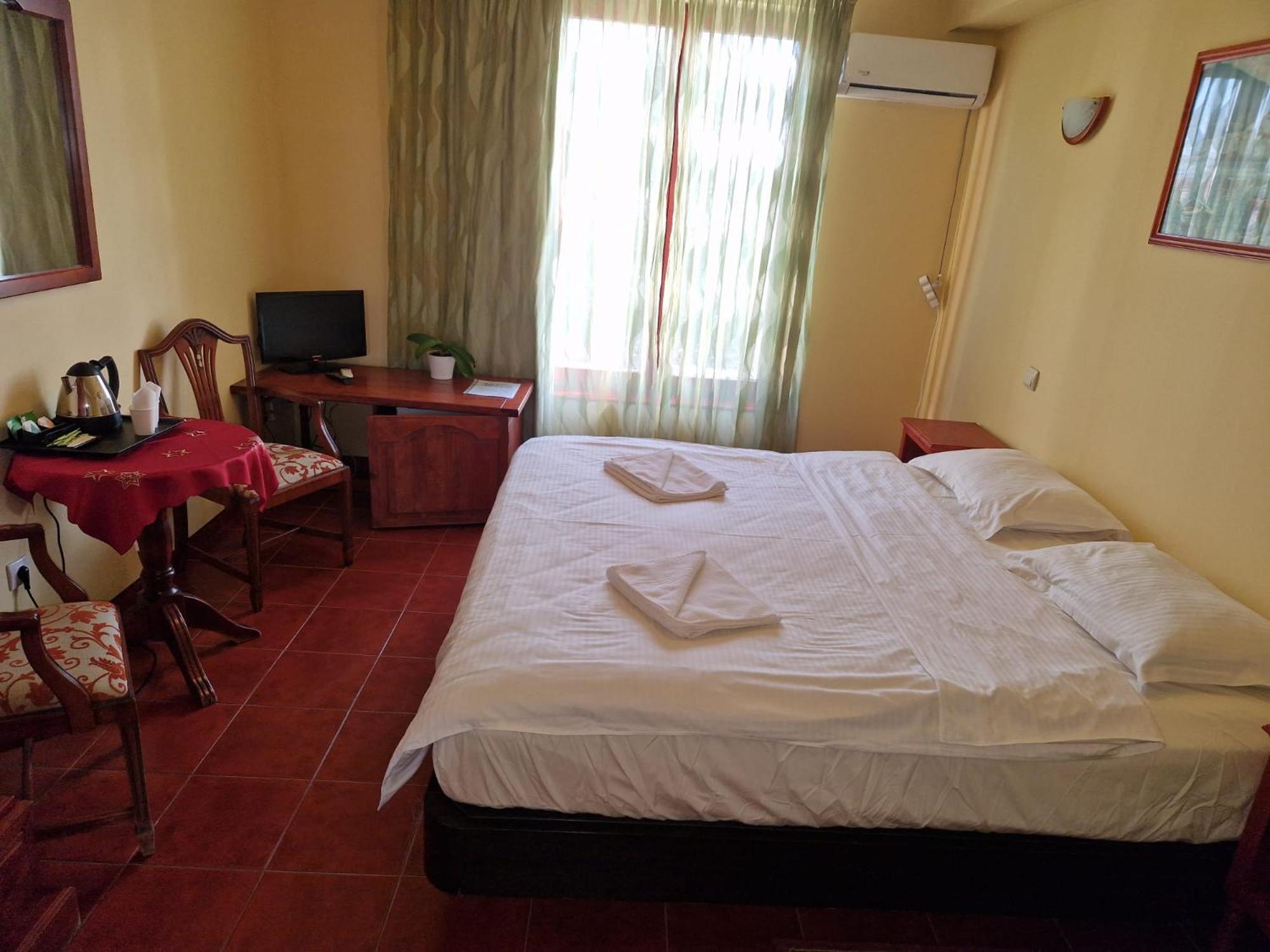 טימישוארה Hotel Francesca מראה חיצוני תמונה
